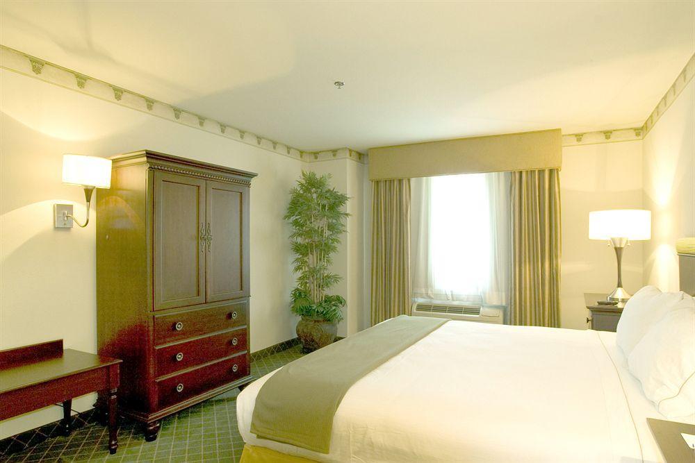 Holiday Inn Express & Suites - Pharr By Ihg Экстерьер фото